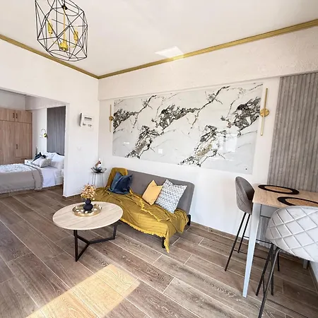 דירה Beachfront With Panoramic Sea View 2 יאליסוס