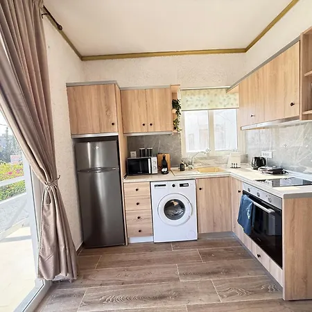 Beachfront With Panoramic Sea View 2 * יאליסוס